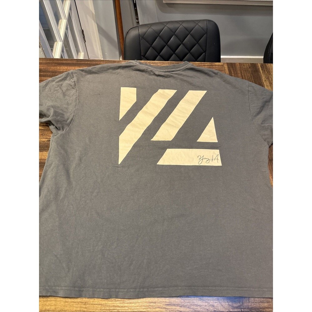 YoungLA YLA Short Sleeve T-Shirt Gray Olive Men’s XL Model Logo Crewneck EUC